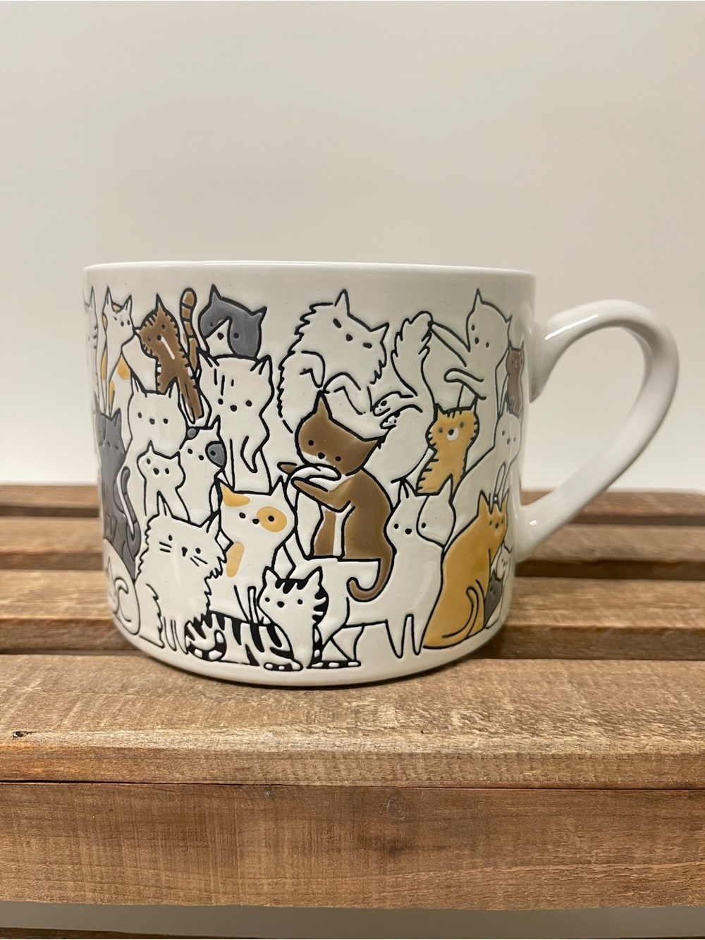 Cat Pattern Ceramic Mug in White and Brown
